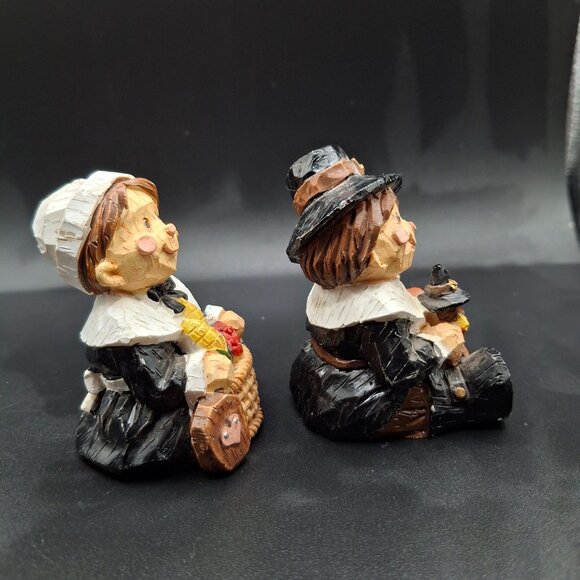 Vintage Carved Wood Looking Resin Handcrafted Pilgrim Couple Figurines - Picture 2 of 5